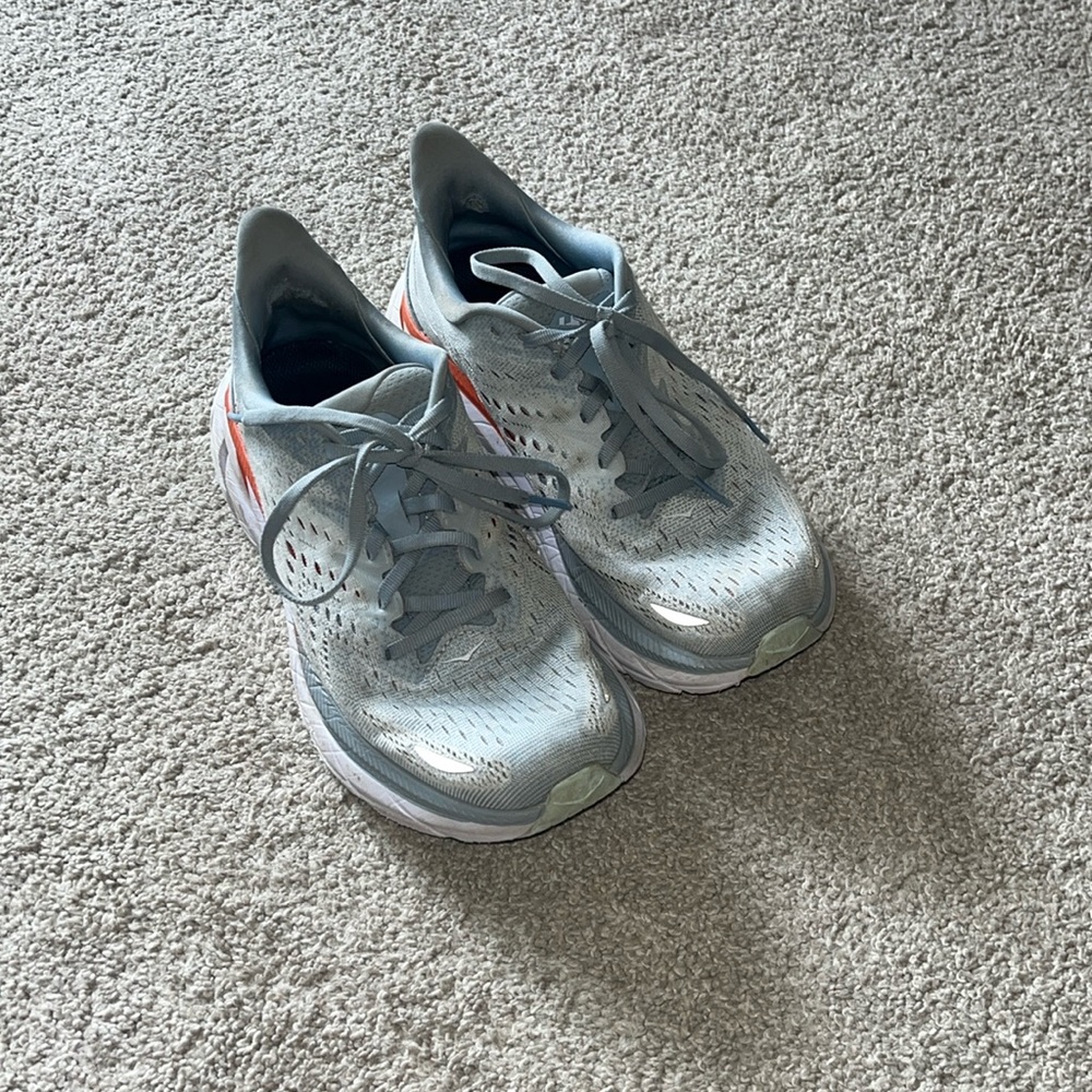 Hoka Clifton 8’s